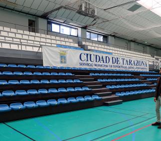 El Polideportivo de Tarazona estrena nuevas gradas telescópicas.